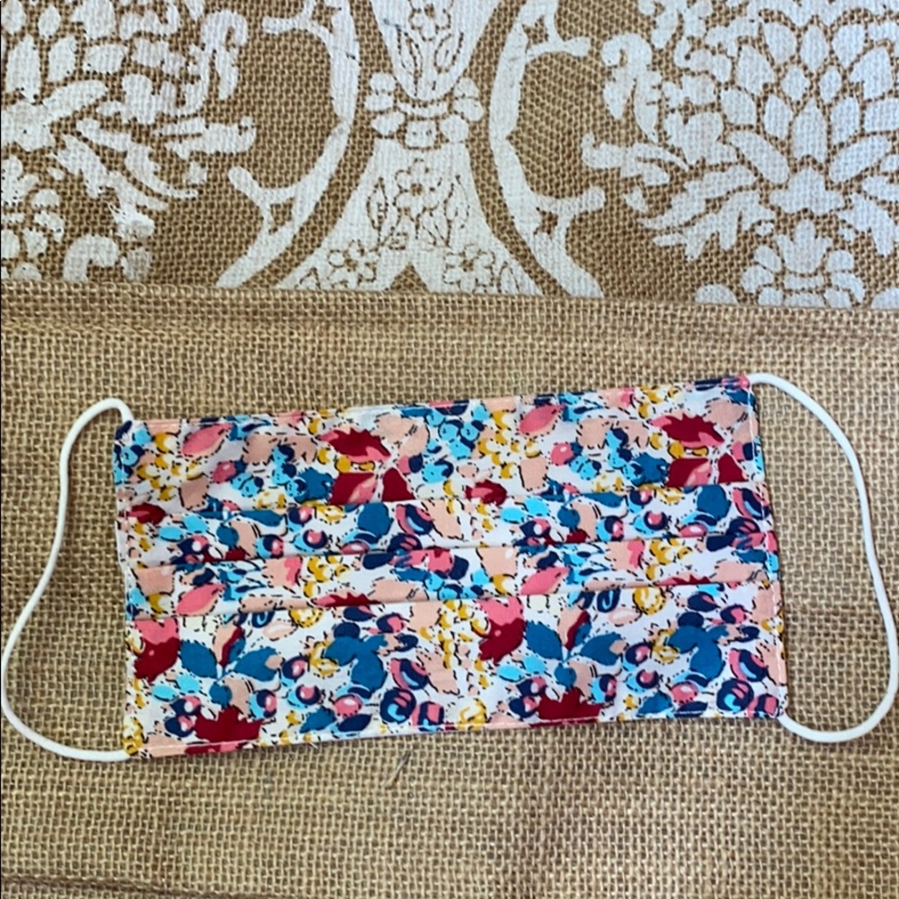 BRAND NEW FLORAL FACE MASK